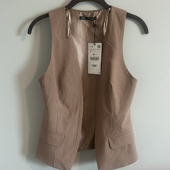 Zara sleeveless blazer - Picture 2 of 3